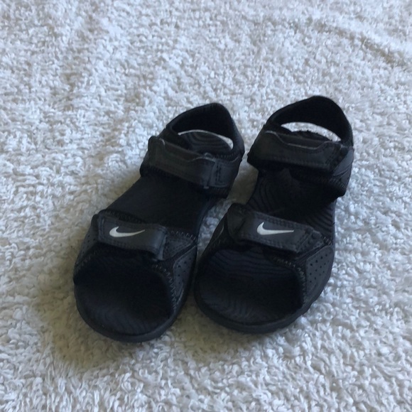 little boys nike slides